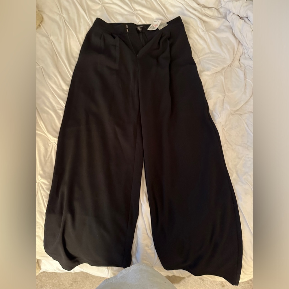 NWT Forever 21 black trousers